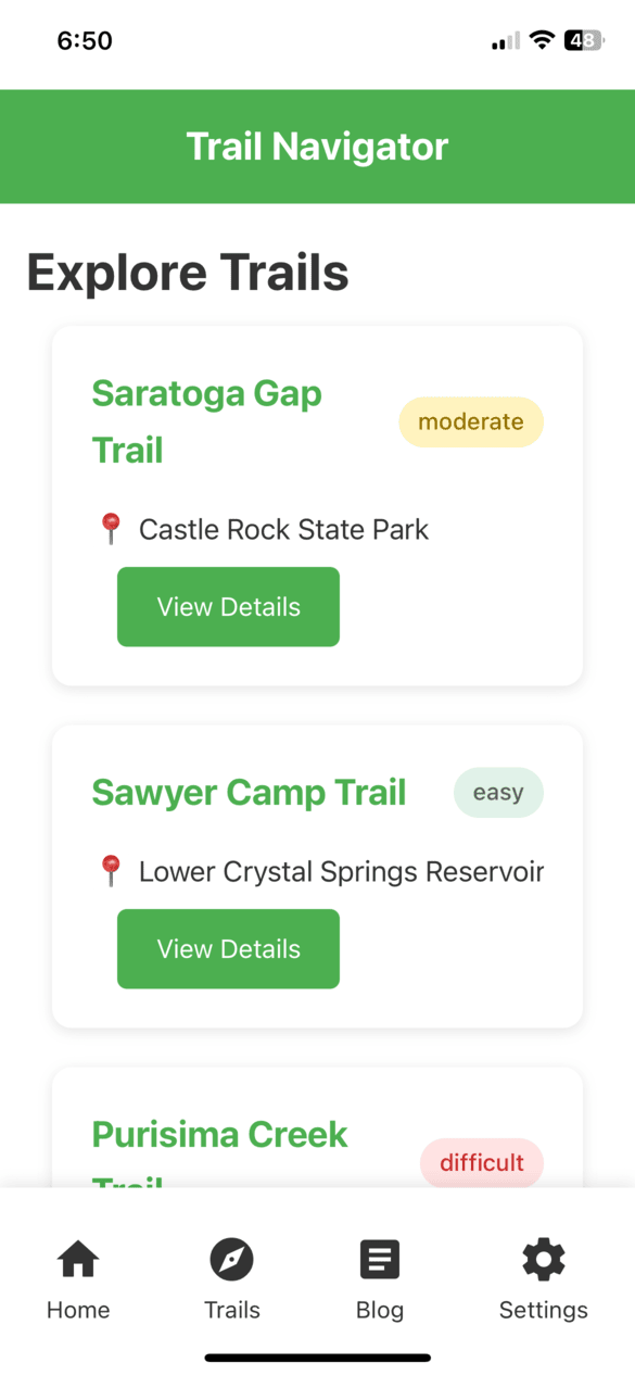 Seite zur Auflistung von Wanderwegen mit app-ähnlicher Oberfläche ohne Browser-Steuerelemente